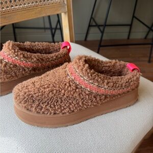 UGG Tazz Slipper – Heritage Braid Hardwood (Women’s Size 10)